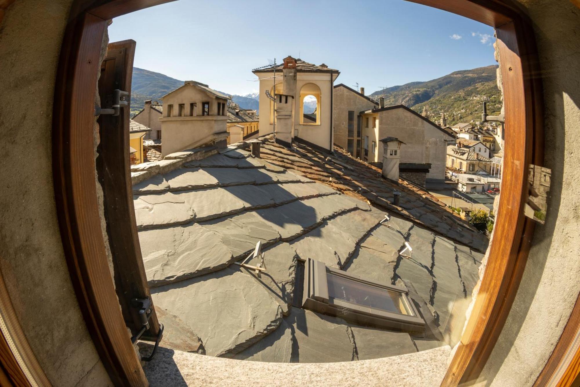 Aosta Con Vista - Appartamento In Centro Eksteriør bilde