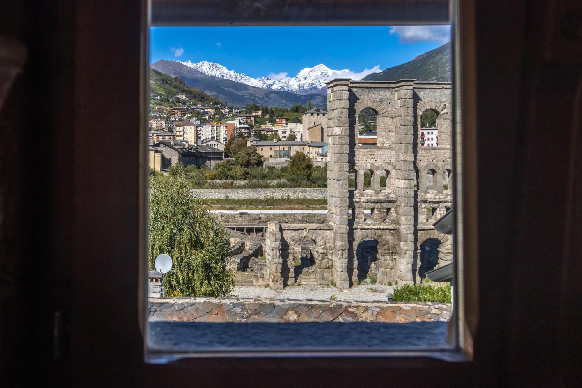 Aosta Con Vista - Appartamento In Centro Eksteriør bilde